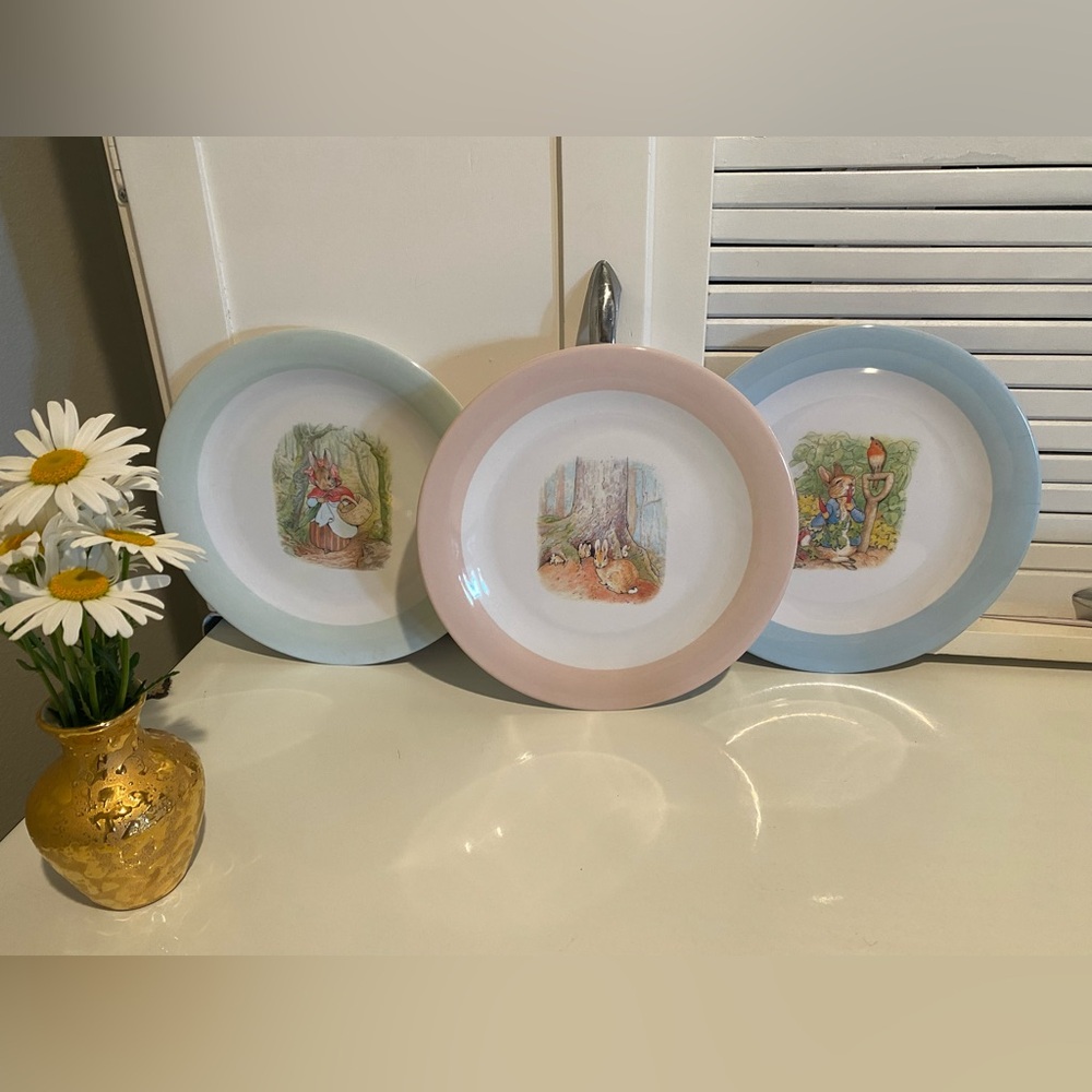 POTTERY BARN KIDS PETER RABBIT PLATES, SET OF 3